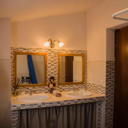 לינה וארוחת בוקר Agribnb Casa Furnaredda